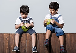 बच्चों को दें नारियल पानी का पोषण