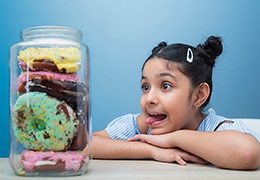 एडीएचडीसे पीड़ित बच्चों को रंग मिलाए गए खाद्य पदार्थ क्यों नहीं देने चाहिए?