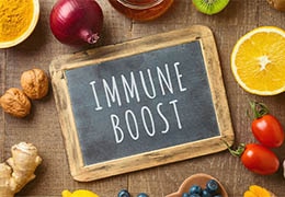 உங்கள் குழந்தையின் உணவின் ஒரு பகுதியாக இருக்க வேண்டிய 20 சிறந்த நோய் எதிர்ப்பு சக்தியை அதிகரிக்கும் உணவுகள்