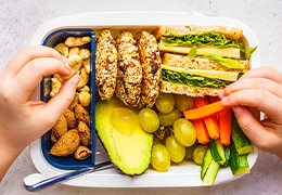 தேர்வின் போது உங்கள் குழந்தைக்கு கொடுக்க வேண்டிய 9 உணவுகள்