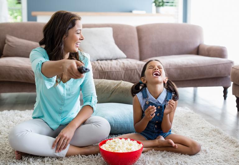 How to control the unhealthy influence of TV on your child’s food choices